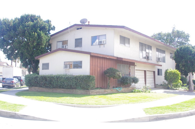 Fourplex in West Covina, CA - Building Photo - Other