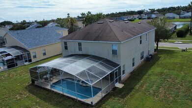 439 Bloomingdale Dr in Davenport, FL - Foto de edificio - Building Photo