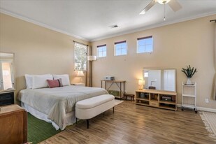 340 Promise Way in Hollister, CA - Building Photo