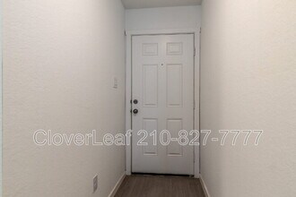 8523 Loska Grn in San Antonio, TX - Building Photo - Building Photo
