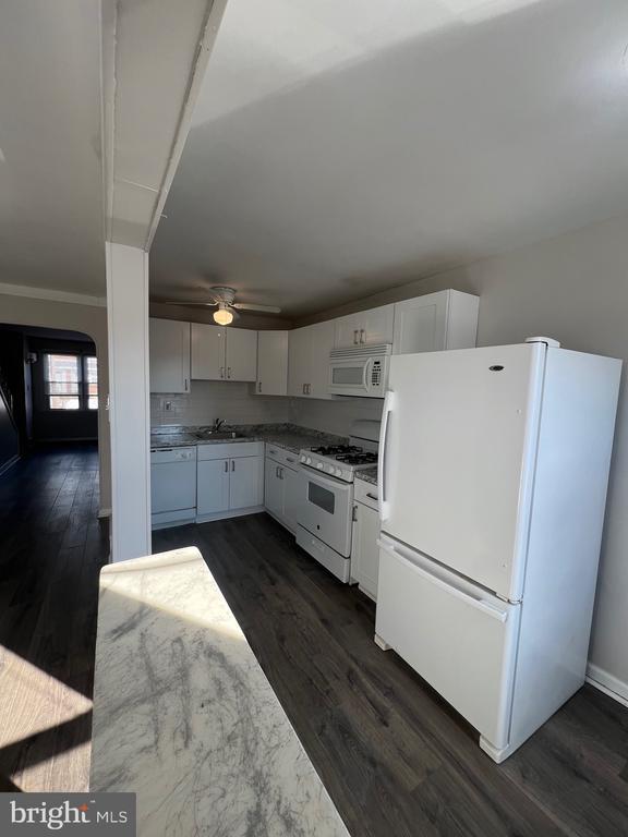 952 Grant Rd in Folcroft, PA - Building Photo - Building Photo