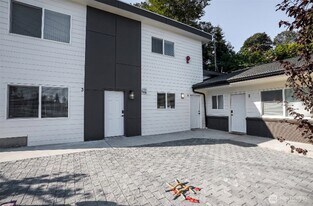 10009 Des Moines Memorial Dr S in Tukwila, WA - Building Photo