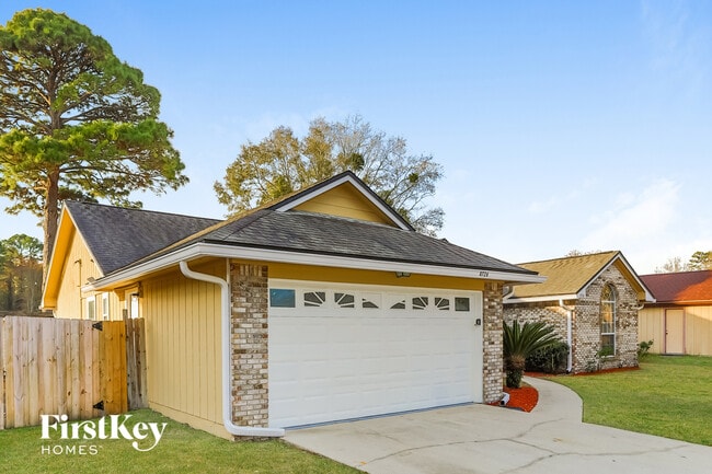 8726 Bandera Cir S in Jacksonville, FL - Foto de edificio - Building Photo