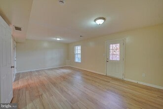 536 Van Dyke Cir in Newark, DE - Building Photo - Building Photo