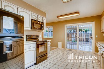 3719 S Walden St in Aurora, CO - Building Photo - Building Photo