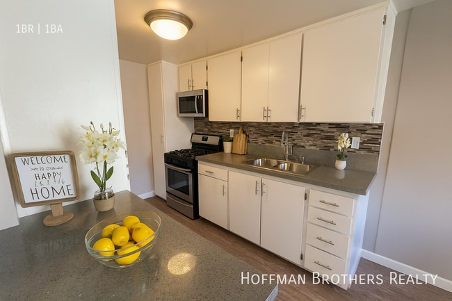 291 Avocado St in Costa Mesa, CA - Building Photo - Building Photo