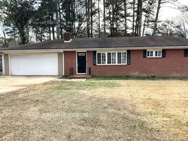 759 Birchwood Ln SW in Marietta, GA - Building Photo
