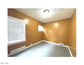 13438-13438 Hartford Rd in East Cleveland, OH - Building Photo - Building Photo