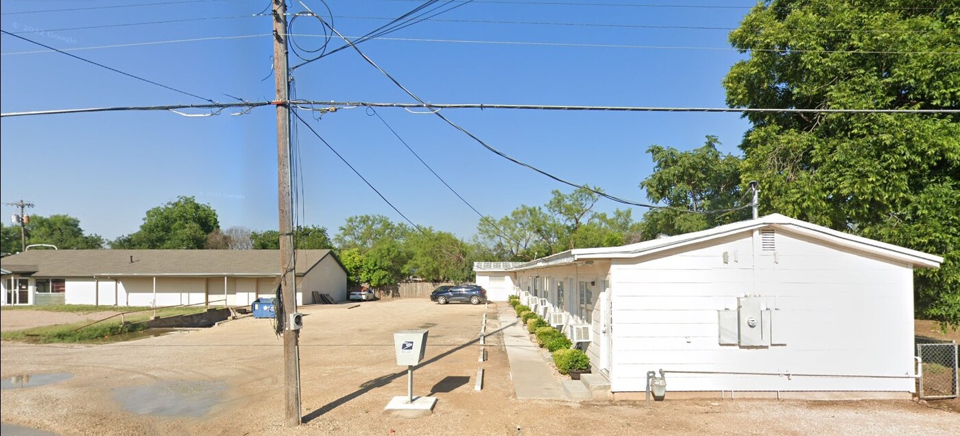 3105 N Chadbourne St in San Angelo, TX - Building Photo