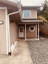 2115-2125 Hamilton Ave in North Bend, OR - Building Photo - Building Photo