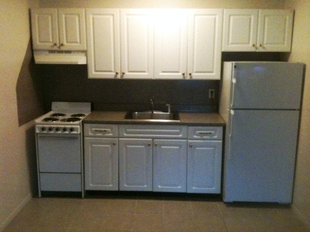 Maple Court Apartments in Stamford, CT - Building Photo