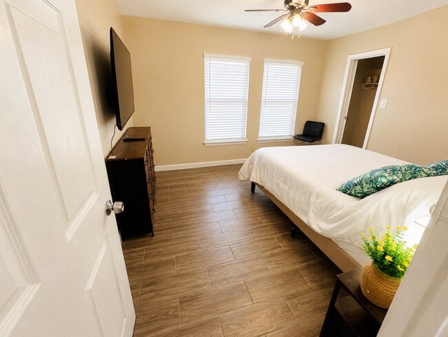 property at 906 Fillmore Dr