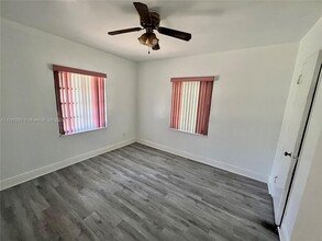1801 NW 88th St in Miami, FL - Building Photo - Building Photo
