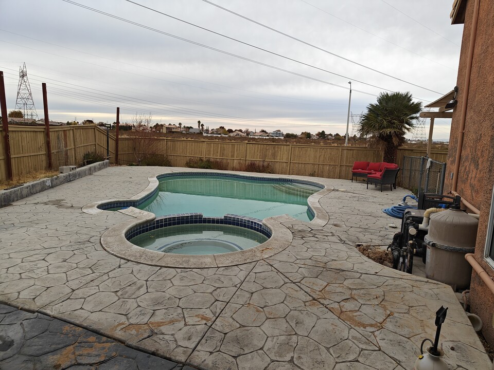 13282 Desert Vista Dr in Victorville, CA - Building Photo