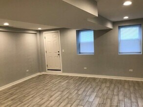3210 S May St, Unit g in Chicago, IL - Foto de edificio - Building Photo