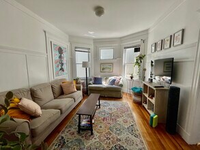 27 Fainwood Cir in Cambridge, MA - Building Photo - Building Photo