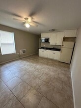 5625 SW 26th St, Unit B in West Park, FL - Building Photo - Building Photo