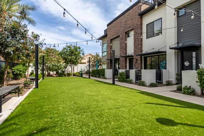 164 E Lexington Ave in Gilbert, AZ - Building Photo - Building Photo