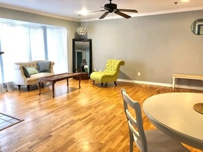 3100 Cole Ave, Unit 111 in Dallas, TX - Building Photo - Building Photo