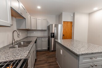 217 Kaercher St, Unit 1 in Pittsburgh, PA - Building Photo - Building Photo