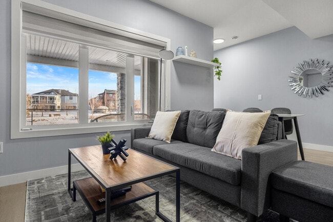 142 Canoe Crescent SW, Unit SI ID1386563P