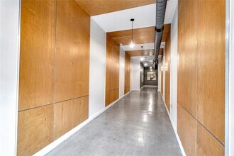 2124 E 6th St, Unit 305 in Austin, TX - Building Photo - Building Photo