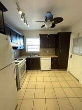 2060 NW 81st Ave, Unit 328 in Pembroke Pines, FL - Building Photo - Building Photo