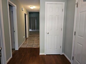 876 Sandmyrtle Cir in Columbia, SC - Foto de edificio - Building Photo