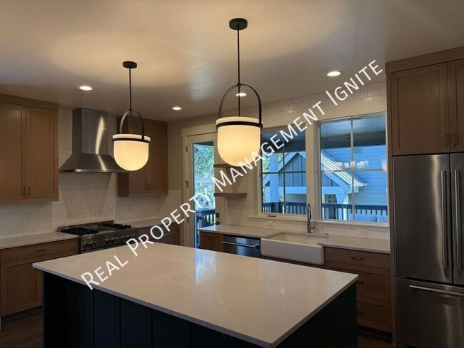 2242 NW Reserve Camp Ct in Bend, OR - Building Photo - Building Photo