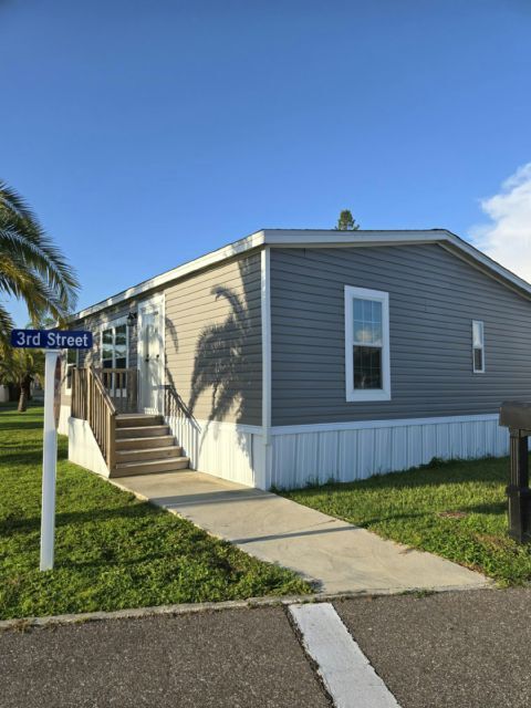 93163 3rd St in Pinellas Park, FL - Foto de edificio