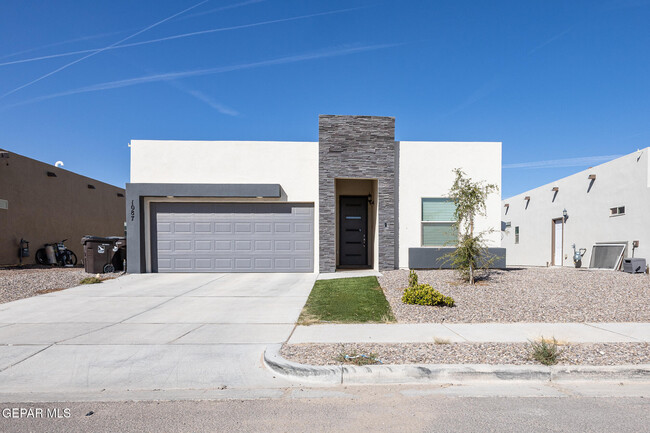 1087 Nickel Hl Ave in Sunland Park, NM - Building Photo - Building Photo