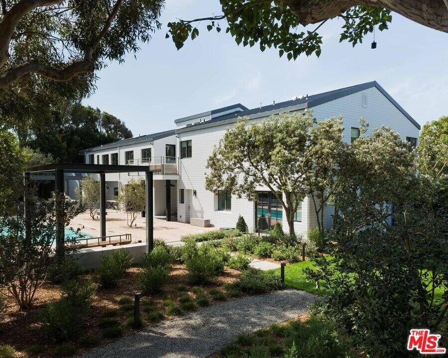 7310 Birdview Ave in Malibu, CA - Building Photo