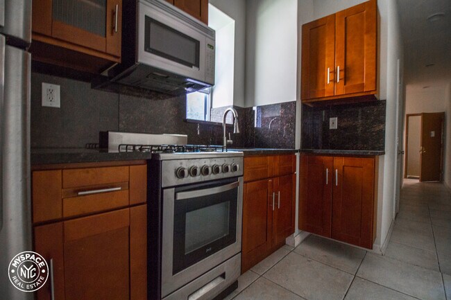 677 Lincoln Pl in Brooklyn, NY - Building Photo - Building Photo