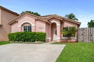 21462 SW 88th Pl in Cutler Bay, FL - Building Photo - Building Photo