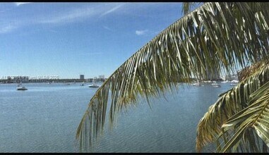 3000 Marcos Dr in Aventura, FL - Building Photo - Building Photo
