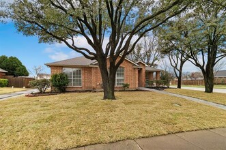 5901 Fox Dr in The Colony, TX - Building Photo - Building Photo