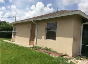 4612-4624 24th St SW in Lehigh Acres, FL - Building Photo - Building Photo