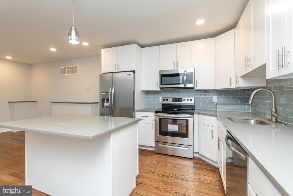 814 N Uber St in Philadelphia, PA - Building Photo