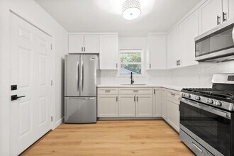 200 Chaparral Rd in Austin, TX - Building Photo - Building Photo