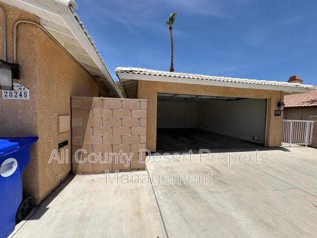 28245 Avenida La Paz in Cathedral City, CA - Building Photo - Building Photo