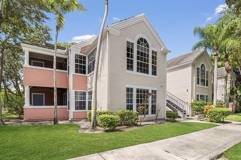 1055 Crystal Way in Delray Beach, FL - Building Photo