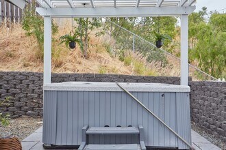 290 Elvado Way in San Diego, CA - Building Photo - Building Photo