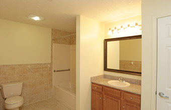 Waterbury Ridge Apartments in Liverpool, NY - Foto de edificio - Interior Photo