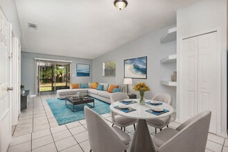 588 Imperial Pl in Poinciana, FL - Foto de edificio - Building Photo