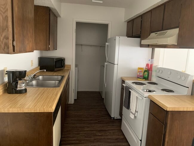 Marvin Gardens Apartments in Odessa, TX - Foto de edificio - Building Photo