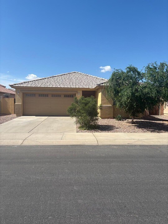 582 S 152nd Ln in Goodyear, AZ - Building Photo