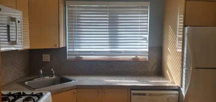 196-38 Pompeii Ave in Queens, NY - Building Photo - Building Photo