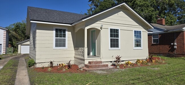 property at 1335 W 9th St
