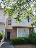 7620 Creekside Ln in Riverdale, GA - Building Photo