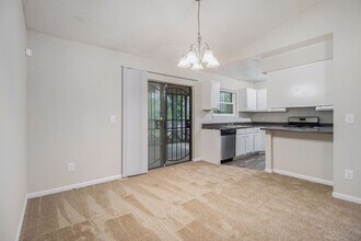 5389 Forest E Ln in Stone Mountain, GA - Building Photo - Building Photo